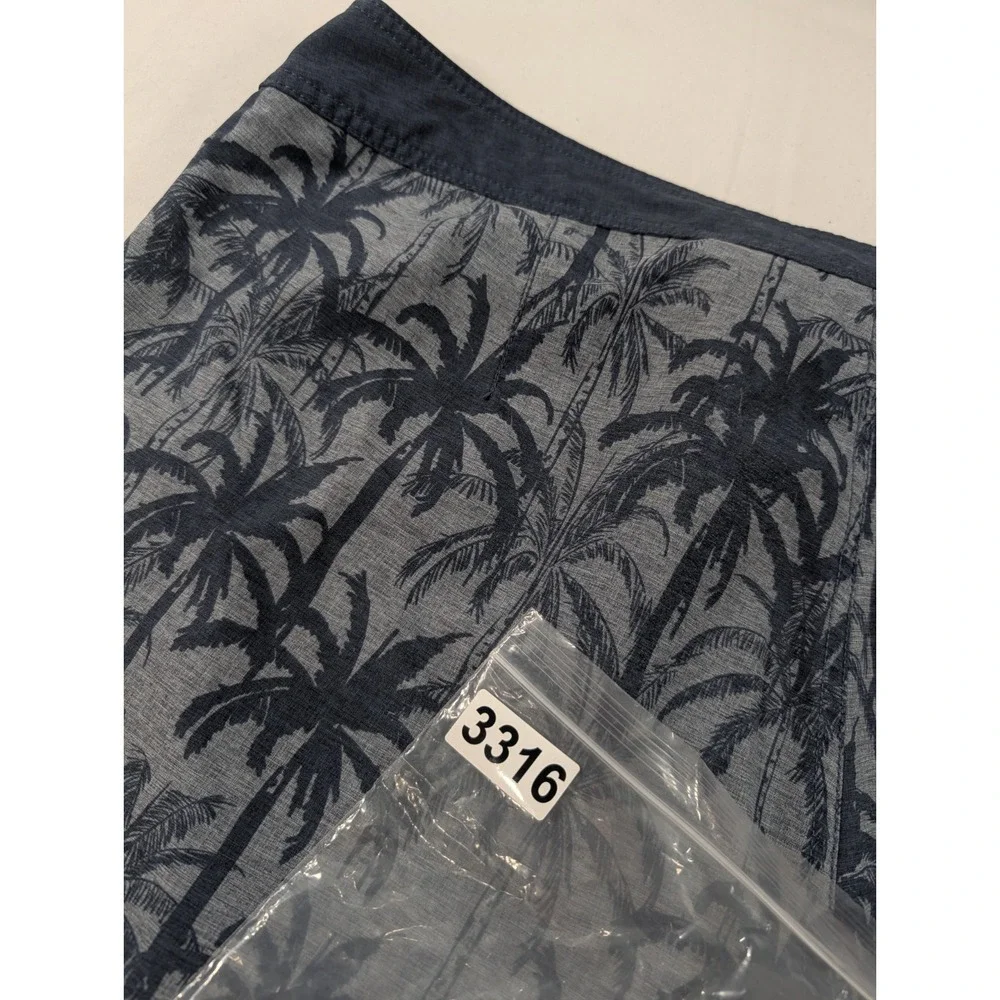 Travis Mathew Board Shorts Mens 38 Blue Tropical Floral Swim Trunks Surf